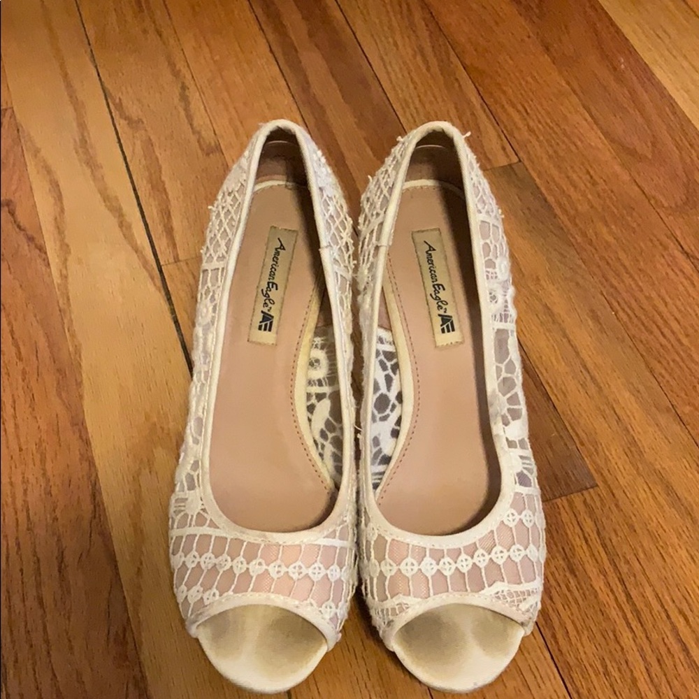American Eagle White wedge heels
